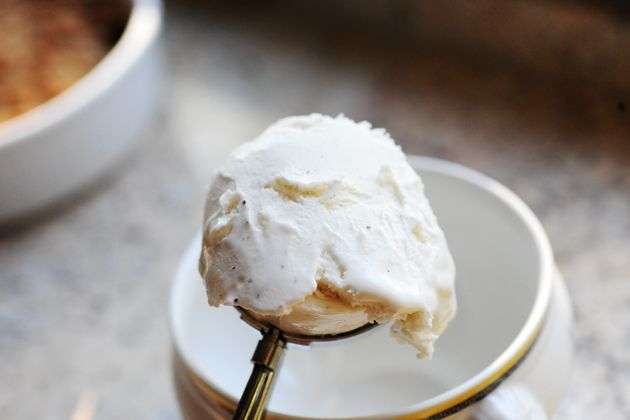 hruškovo-křupavý-s-vanilkovou-zmrzlinou-35