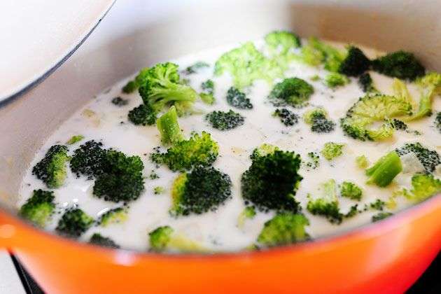 brokolicovo-sýrová-polévka-10