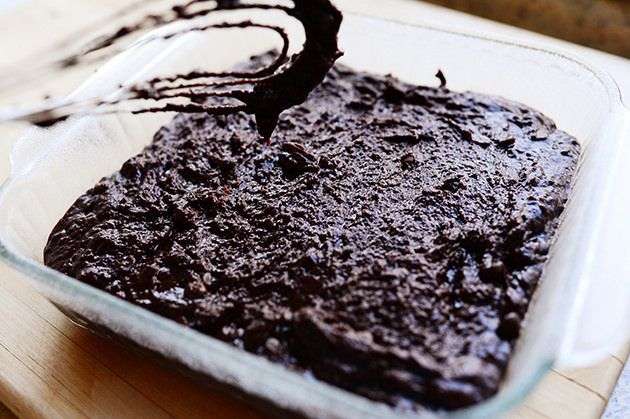 tmavé-čokoládové-brownies-16